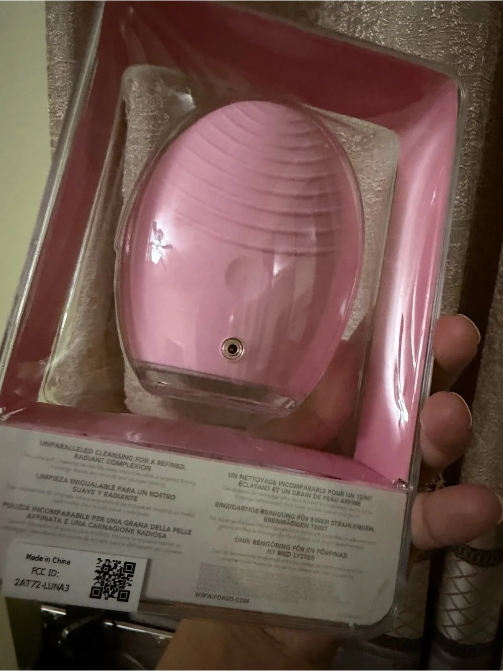 FOREO LUNA 3 Silicone Facial Cleansing Device - Pink